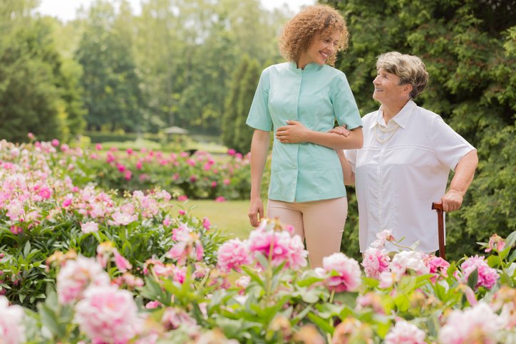 Five Easy Steps to Help Seniors and Caregivers Stay Well This Spring